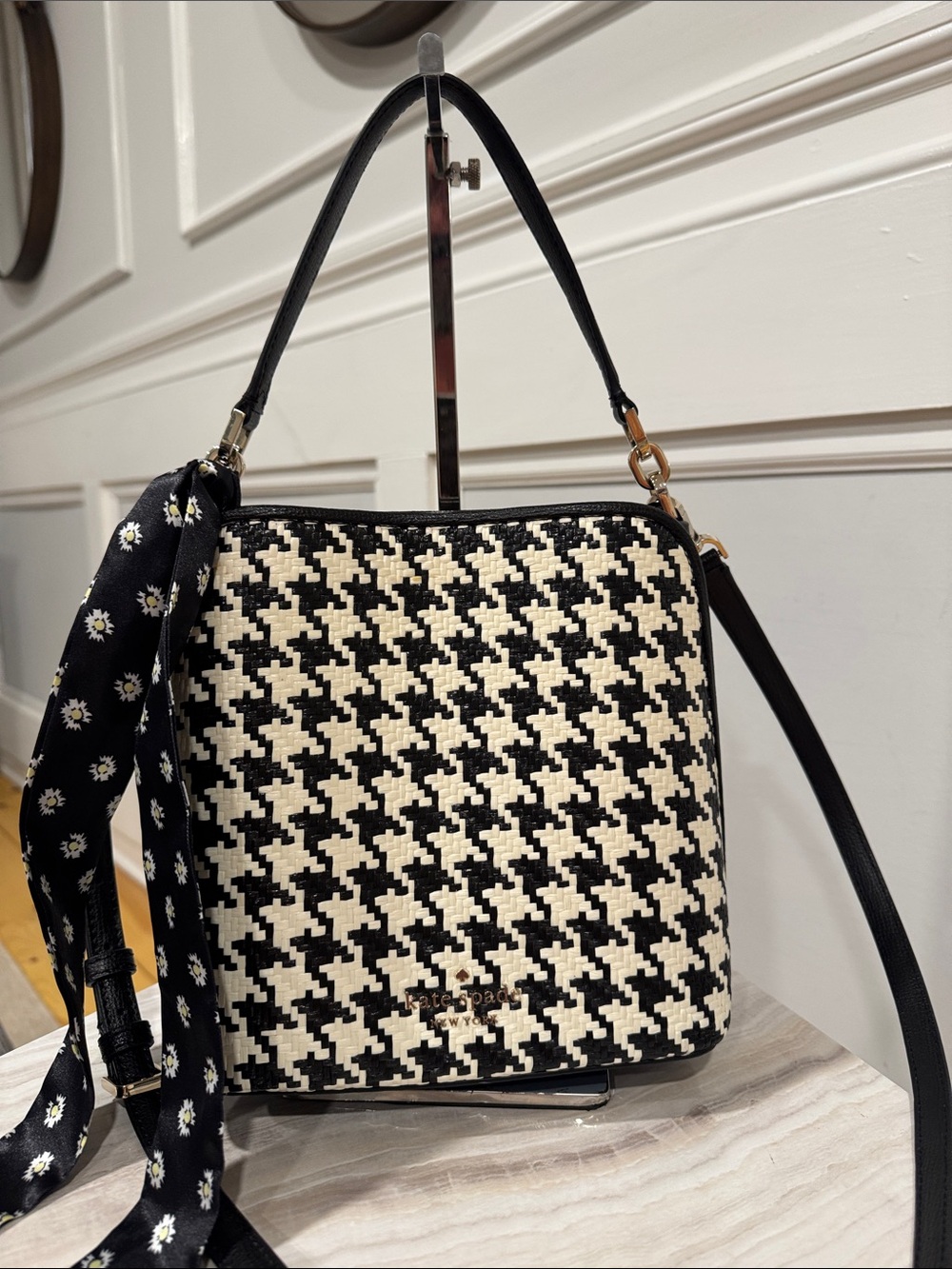 kate spade Bag Darcy Small Leather Black White Houndstooth Woven Crossbody - Picture 4 of 17